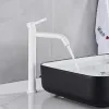 Robinet de lavabo noir mat