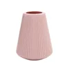 Nordic Creative Vase Home Decor Blumenvasen für Häuser nasses und trockener Pflanzgefäß Dekoration Nachahmungs Keramik Plastikhandwerk 240407