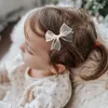 Haarzubehör 6pcs weiße Spitzenbogenklammern für Baby Girl