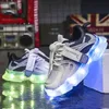 USB CARRO CRIANÇAS Tênis Light Up Running Shoes Casual Garotas Meninas Vestindo sapatos de esportes LED LED SHOPOS LUMOS BRILHANTES 240401