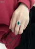 Neuer Spot Emerald Ring Grün 18karat Gold Eingelegt Emerald Zirkon eingelegt überlegener grünes Zirkon6035999