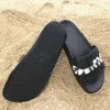 Slippers Brand Slippers for Men and Women Couples Mandarin Duck Beach One line Slippers with Thick Sole Black and Red Fashionable Outgoing Sandals for Summer J0409
