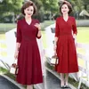 Lässige Kleider 2024 Frauen Sommer elegant A-Line V-Ausschnitt Dressbüro Lady Hochqualitätspräge Robe Femme Vintage Designer Party Kleidung