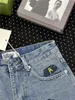 Pantaloncini di denim a ginocchini strappato da donna di alta qualità con vita alta e fori (più dimensioni disponibili)