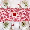 1pc Red Love Heart Lace Table Runner Placemats Valentine's Day Jubileum Bröllopsborddekor Dekor TABLEDduk Täcker festförsörjning