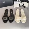 Новый стиль канал Slipper Luxury Designer Slide Flat Holiday Beach Leather Toping Women Women Sandal Loafer Sliders Summer Bool Mul