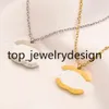 Design Diamond Letter Wiselants Designer Naszyjnik Wysokiej klasy stalowej pieczęci Naszyjniki Pearl Choker Choker Biżuter
