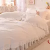 Sängkläder set tjej hjärta säng kjol fyrdel koreansk prinsessa stil tjock slipning täcke täcker tredelar