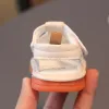 Sneaker Cartoon Bear Baby Shoe Sandals per bambini Sandali estivi First Walkers Sole Sole Noworn Crib Scarpe Walkers per Little Boy Girl Size 1620