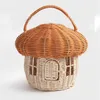 Niedliche Pilzhauslagerkorb handgewebtes Rattan Sundies Organizer Box mit Grifffotografie Requisiten für Kinder Kinder Geschenk