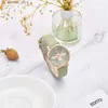 Avogadas de pulso Simples Little Bee Design Mulheres Es Vintage Couro Verde Ladies Wristes Luxo Moda Casual Feminino Clock240409