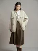 Kvinnorjackor Dushu Wool Beige Brown Color 2024 Winter Short Woolen V-ringning Single Breasted Straight Coats Coat Women