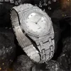 Montre-bracelets Men Cool Brand Golden Watches Fashion Alloy Band Hip Hop Diamond Calendrier Vintage Quartz Watch Reloj Hombre Acero inoxydable