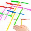 100pcs nouveauté en plastique bambou libellule propulseur extérieur classique gamin cadeau rotation flèche multicolore