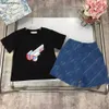 NOVO BEBER TRABALHO TRABALHO DE VERÃO CURTO DE MAIS DE MAIS DE MAIS DE CRIANÇAS ROODADES DE DESIGNER Tamanho 100-150 CM Camiseta e shorts de impressão 3D CM 24April