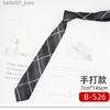 Coules de cou JK Tie noire gris à carreaux Stripe Femelle noue nœud à main masculine