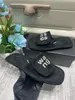 2024 Designer Slides lyxiga sandaler Kvinnor glider på svartrosa gröna mocka Rhinestone kardborrband Gai Fashion Week Party 35-42 Gratis frakt