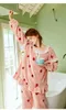 Thuiskleding 2024 Autumn Winter Pyjama Woman Sweet Coral Down Mooie aardbeiverdikking Flanel Meubels Serve Lingerie Pijama