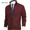 Chandails masculins 2024 Automne / hiver Solid Standing Collar Fashion Cardigan Pull tricot en tricot