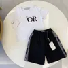 Baby 2 stuks Kid T -shirt Kinderen Designer Kleding Girls Boy Two Pally Set 100% katoen Summer Comfortabel ademend ademend kort mouwen kindroze sets Top Brand Letters