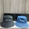 Wysoka koreańska wersja CE z prawidłowymi literami, dżinsowym kapeluszem rybakowym, składaną ochroną na świeżym powietrzu, cieniowaniem przeciwsłonecznym i wyświetlaczem twarzy mały kapelusz z basenu
