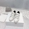 Style britannique 2024 Spring Nouveau véritable cuir épais Sole Sports et planche décontractée Velcro Lefu Little White Shoes White's White