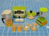 Tarlin Capsule Toys Retro Kitchen Goods 4 Dollhouse Miniatures Pot Toaster Oven Mixer Water Pitcher Dessert Cup för 1/12 Siffror