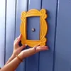 Molduras de quadros para memórias preservam e exibem momentos mais preciosos do programa de TV Peephole Po Ornamentos em casa