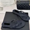 Stringi damski projektant Slipper Flip-Flops Dżins Blue Slingbacks Płaski niski obcasowe muły sandałowe poślizg na vintage platformy swobodne sandał z podwójnym pasmem Raffii