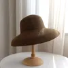 Elegancki vintage francuski hepburn czarna siatka Czerwona Słaska kapelusz UV Beach Kobieta Summer Big Brim Vacation Woman Sun Cap Hurt40409