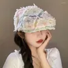 Berets Korean Ins Fashion Hole Kolorowe czapki do przodu dla kobiet wiosna lato niszowa retro