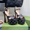 Sandals Chaussures Designer Sandles Metal Rivets Platform Open Toe Talons Summer