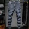 Pantaloni di jeans larghi da uomo a grande dimensione