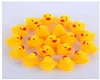 1000PCSLOT Hela mini Rubber Bath Duck PVC Duck med Sound Floating Duck Fast Delivery Swiming Beach7081290