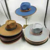 Breda randen hattar hink hattar 2023 Ny herrkontrast bindande kvinnor filt hatt sombrero jazz man bowler hatt utomhus vintage topp hattar stora grim 9,5 cm y240409