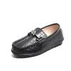 Sneakers Jungen vielseitig Moccasin Schuhe Hochglänzende Sommer 2022 Solid schwarze Party -Ladungsstoffe Kinder Mode weiche atmungsbezogene Roundtoe Kinder