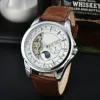 Neue Herren Watchesbrand Designer Fashion Mechanik Automatische Luxusuhr Edelstahl Leder -Leder -Gurt Daydate Moon Phase Bewegung Armbanduhr für Männer Geschenk B689