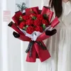 Dekorative Blumen Liebhaber Geschenkgestricke Bouquet Red Rose handgestritzt gefälschte Blumen hausgemachter Home Tisch kreatives Dekorieren