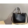 Mulheres Valenn ombro bolsa de ombro bolsas de couro de qualidade Bolsas de moda casual Totes altas cinta de crava macia Capacidade de bolsas grande ubbj y2ga 6bbc