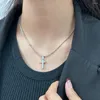 Hangende kettingen Elegante 2 -size hoogwaardige roestvrijstalen stalen dwars ketting unisex zilveren kleur christelijke sieraden vervagen nooit nek