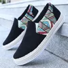 Sapatos casuais 2024 Summer masculino Low Cut Cut Canvas Board Lazy Ploth Trendy