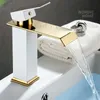 Robinet de bassin Gol et Black Waterfall Faucet Brass Bath Bath Bownling Bathroom Bathin Basin robinet mélangeur robinet de lavabo chaud et froid