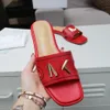 Lady Designer Scuffs Slippers Four Colors K Letras Aplique Classual Classual Out Wear Slippers