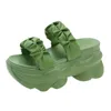 Клайпочки для клинков Женские популярные весенние и летние новая корейская версия плиссированные шлепанцы с открытым носом, чтобы носить пляжные сандалии прилив снаружи для обуви для женской обуви A077