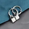 フープイヤリングファッションシンプルなパドロックペンダントステンレススチールロック形状の女性/男性パンクヒップホップスタイル耳のジュエリーギフト
