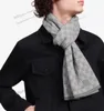 Craquins de mode de luxe Designer Classic Cap Scarf Men Femmes Femmes de haute qualité Pentre d'automne Hiver Hiver 3 saisons Couples cadeaux de Noël M70028 M70517 30x180cm