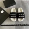 Hot style Tazz Slippers Sandal Chaussures décontractées Designer Mule Indoor Teddy Bear Mens Hiver Channel Luxurys Fur Slip Fur Femme Chauffle Loafer Sandale Sliders Wholesale
