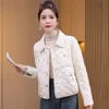 Giacca xiaoxiangfeng, giacca giù per donne in autunno inverno 2023, nuovo stile straniero alla moda, slim super bella, corta e leggera