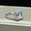 Anneaux de bande éternelle 925 Engagement en argent sterling anneau de mariage pour femmes Jade Cut 3 Diamond Platinum Bijoux en gros J240410