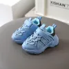 Sneakers 2022 Spring New Children's Sports Chaussures Boys Chaussures de course chaussures respirantes Mesh Girls Chaussures pour enfants pour enfants Sneakers en gros